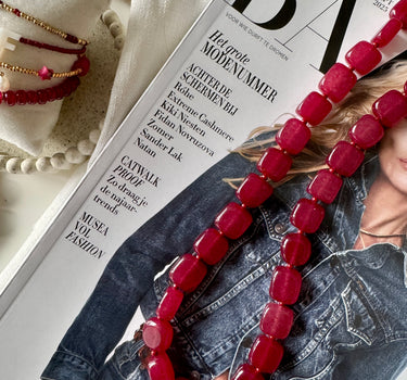 MISS BURGUNDY NECKLACE